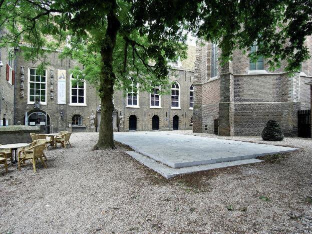 Guesthouse De Utrechtsche Dom Гауда Екстериор снимка